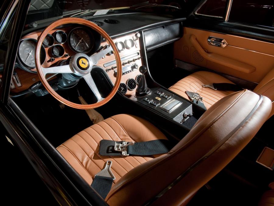  Ferrari 365 GT 2+2 1968 года  (фото 2 из 62)